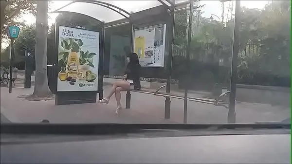 XXX bitch at a bus stop Klip teratas