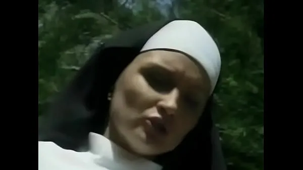 XXX Nonne baisée par un moine meilleurs clips