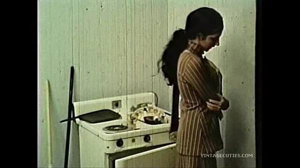 XXX Whos In Charge of Order (1976 Clip hàng đầu