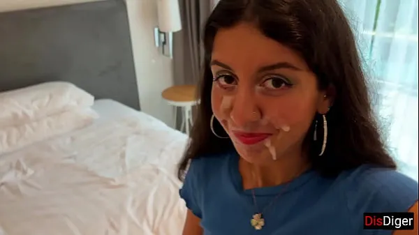 XXX Step sister lost the game and had to go outside with cum on her face - Cumwalk Klip teratas